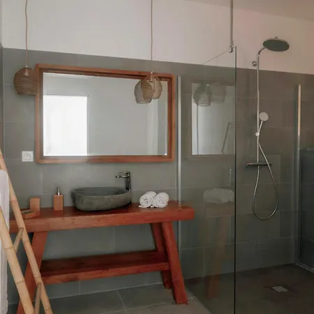 Elegance And Nature Design House In Corsica Hébergement de vacances *